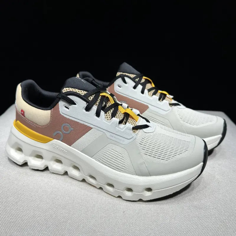 Women's Cloudrunner 2 White Brown